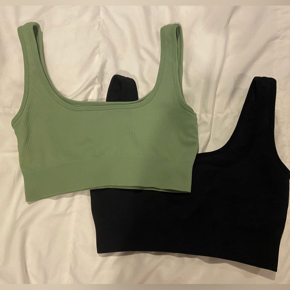 Green/black ribbed sports bra